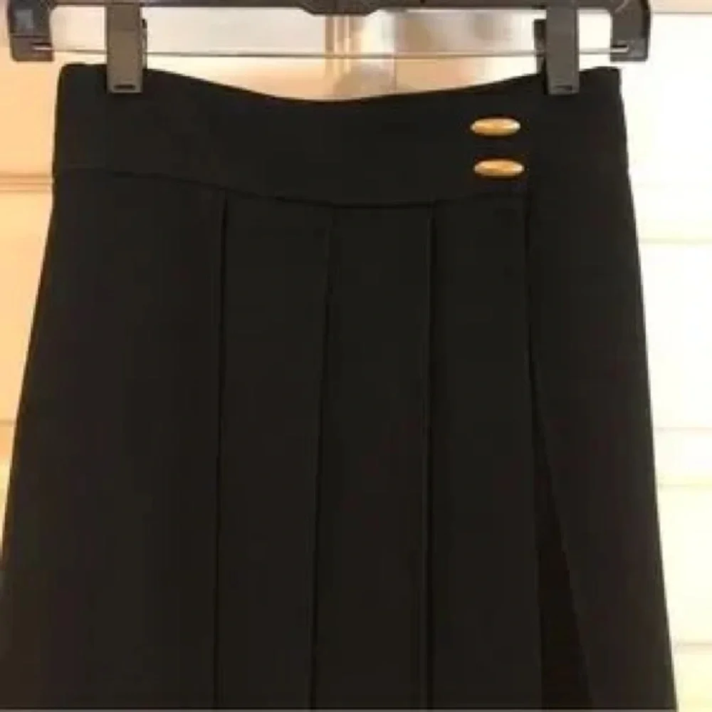Zara Black culottes / bermudas - Picture 3 of 6